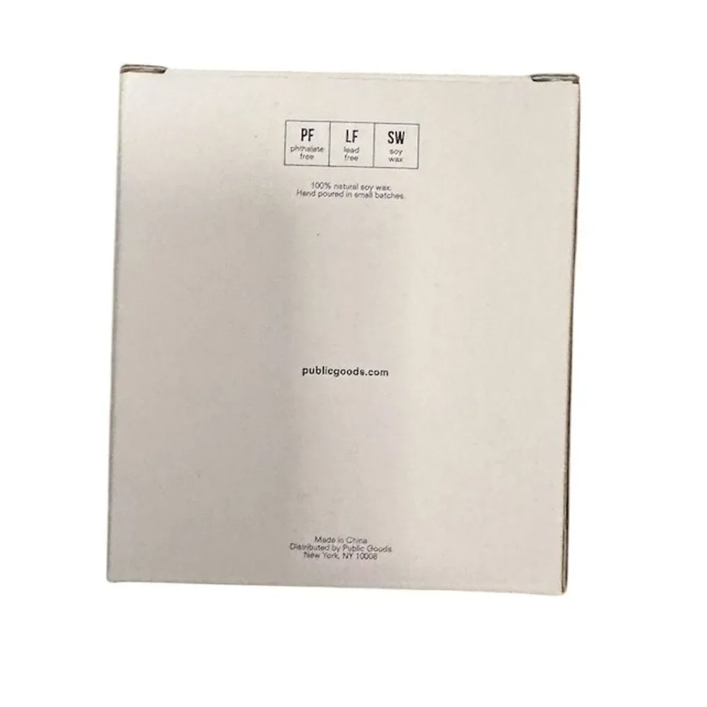 Public Goods Cedar & Suede Soy Candle 12.3oz with 3 wicks - Picture 6 of 6